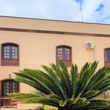Holiday home Espectacular Casa Con Jardin 
