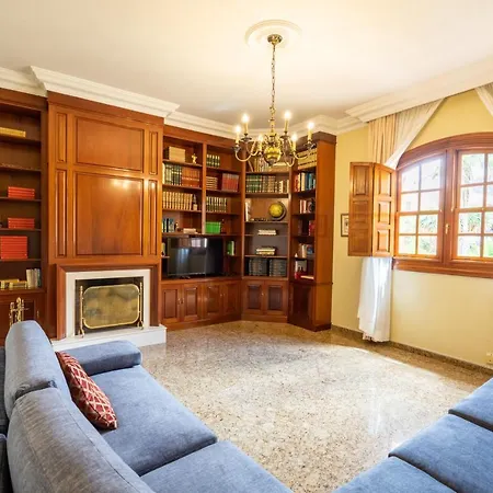 Espectacular Casa Con Jardin 