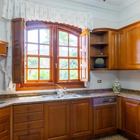 Espectacular Casa Con Jardin 