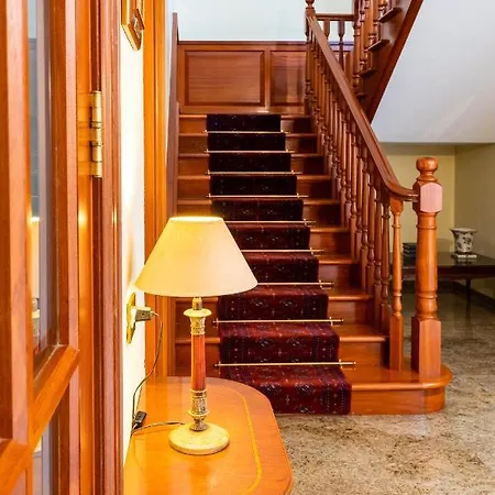 Espectacular Casa Con Jardin 